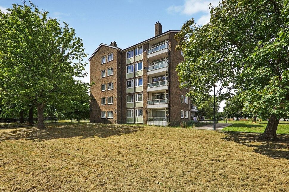 Main image of 2 bedroom  Flat for sale, Panfield Road, London, SE2