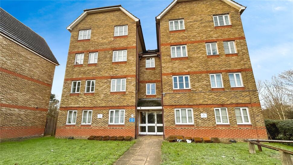 Main image of 2 bedroom  Flat to rent, Woburn Close, London, SE28