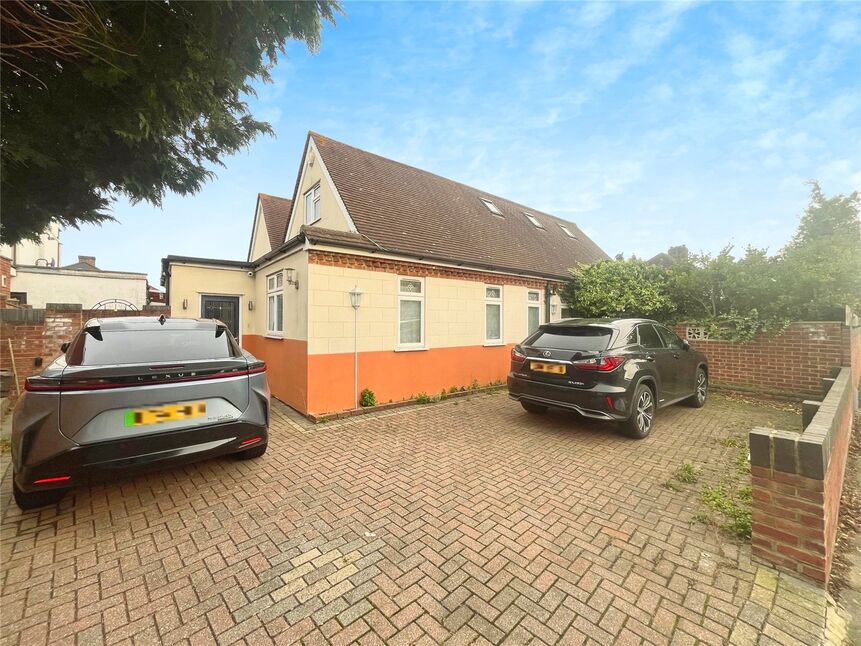 Main image of 4 bedroom Detached Bungalow for sale, Bedonwell Road, London, SE2