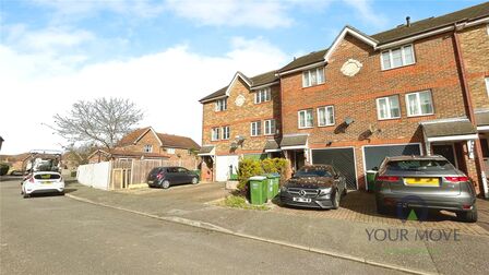 Fairway Drive, 4 bedroom  House to rent, £2,500 pcm