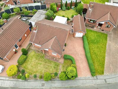 Park View, 3 bedroom Detached Bungalow for sale, £250,000