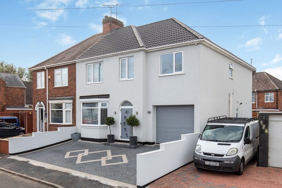 5 bedroom Semi Detached House for sale