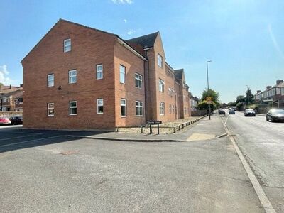 James Court, 2 bedroom  Flat to rent, £595 pcm