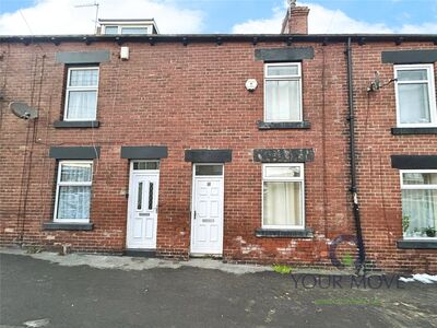 3 bedroom Mid Terrace House to rent