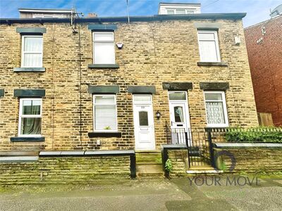 Blenheim Road, 2 bedroom Mid Terrace House to rent, £750 pcm