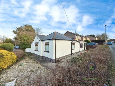 Knowle Road, 3 bedroom Detached Bungalow for sale, £250,000