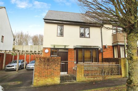 Oakridge Road, 3 bedroom End Terrace House to rent, £1,495 pcm