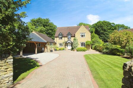 Northampton Road, 4 bedroom Detached House for sale, £1,150,000
