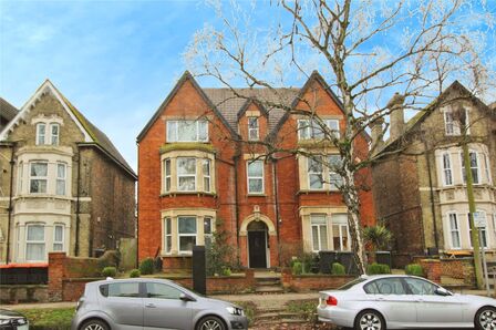 Clapham Road, 1 bedroom  Flat for sale, £110,000