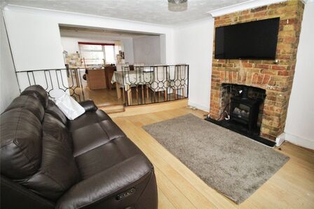 2 bedroom Mid Terrace House for sale