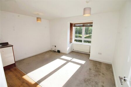 Milton Road, 2 bedroom  Flat for sale, £170,000