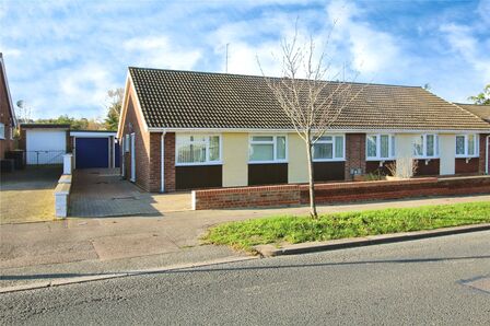 Linnet Way, 3 bedroom Semi Detached Bungalow for sale, £380,000