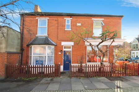 Stanley Street, 3 bedroom End Terrace House to rent, £1,350 pcm