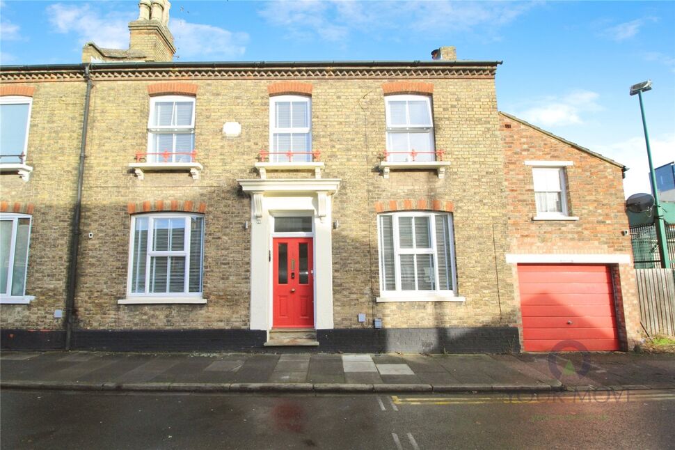 3 bedroom End Terrace House for sale