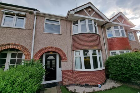 Cecily Road, 3 bedroom Mid Terrace House to rent, £1,250 pcm