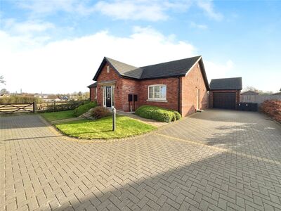 2 bedroom Detached Bungalow for sale