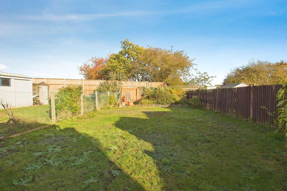 2 bedroom Semi Detached Bungalow for sale, Brampton Road, Bexleyheath, DA7 £400,000