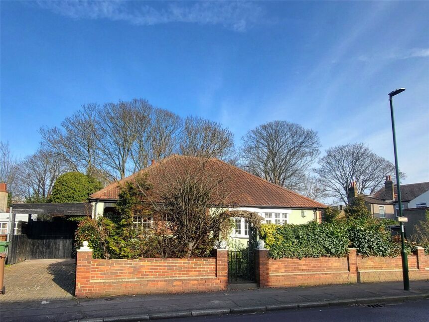 Main image of 3 bedroom Detached Bungalow for sale, Heathfield Road, Bexleyheath, DA6