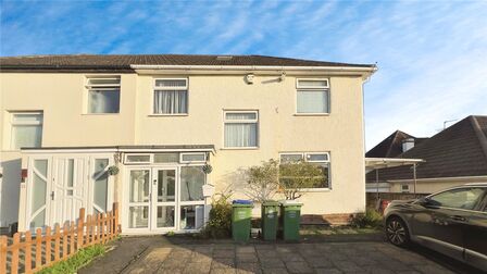 Pincott Road, 3 bedroom Semi Detached House to rent, £2,200 pcm