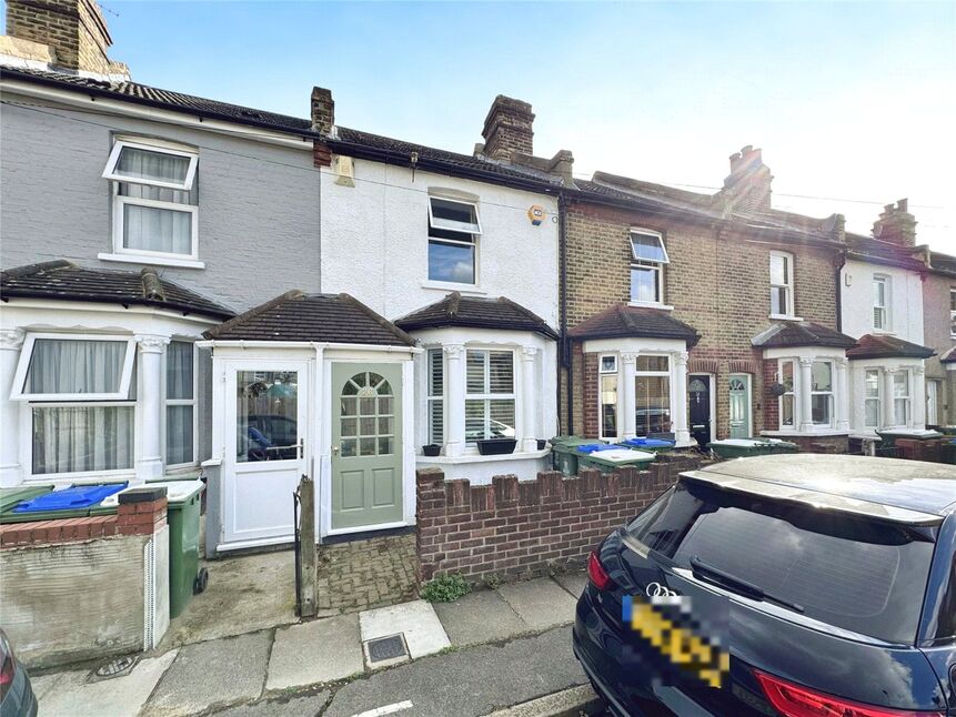 2 bedroom Mid Terrace House for sale