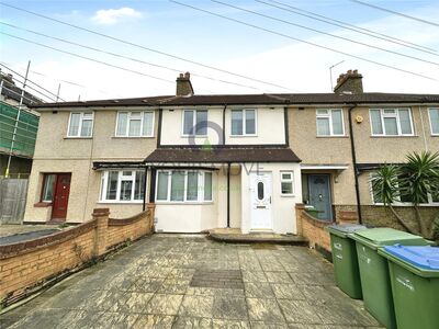 3 bedroom Mid Terrace House to rent