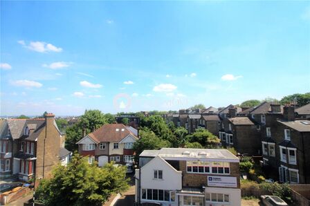 Westcombe Hill, 1 bedroom  Flat to rent, £920 pcm