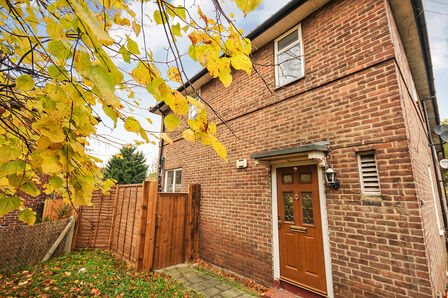 Shroffold Road, 2 bedroom  House to rent, £1,700 pcm