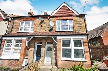 Nightingale Lane, 2 bedroom End Terrace House to rent, £1,900 pcm