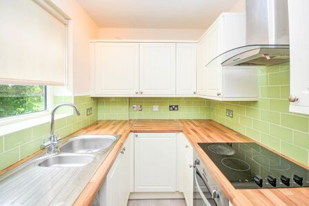 2 bedroom  Flat to rent