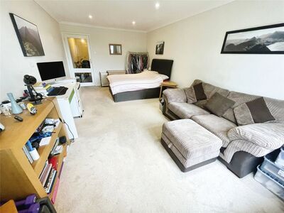 Harleyford, 1 bedroom  Flat for sale, £190,000