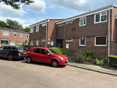 Ambleside, 1 bedroom  Flat for sale, £240,000