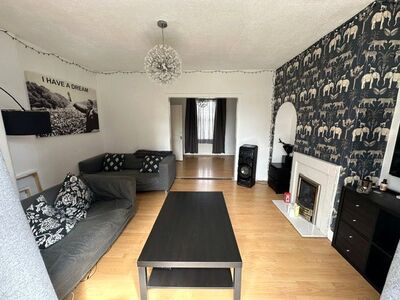 2 bedroom Mid Terrace House for sale