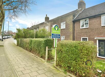 Downham Way, 2 bedroom Mid Terrace House for sale, £390,000