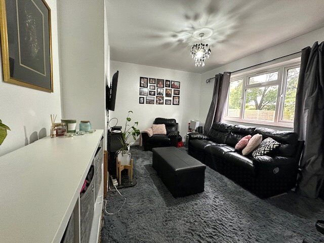 Main image of 2 bedroom  Flat for sale, Hilldrop Road, Bromley, BR1