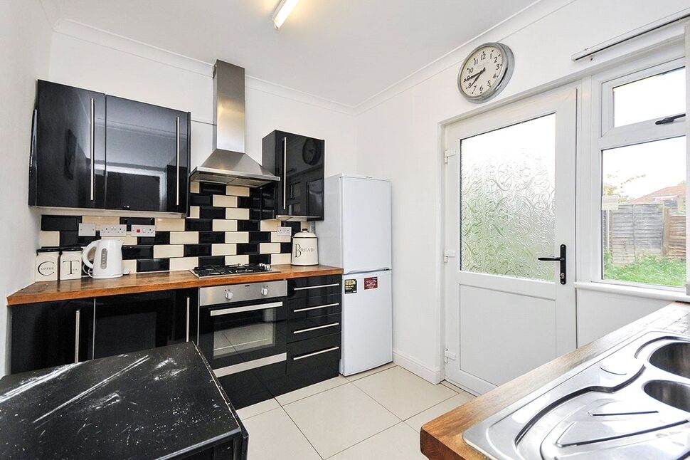 Main image of 2 bedroom Mid Terrace House for sale, Ravenscar Road, Bromley, BR1