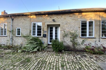 Main Street, 1 bedroom Mid Terrace Bungalow to rent, £995 pcm