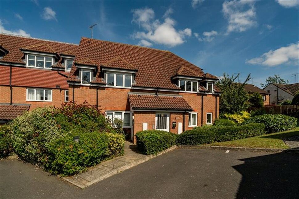 Main image of 2 bedroom  Flat to rent, Lenborough Road, Buckingham, Buckinghamshire, MK18