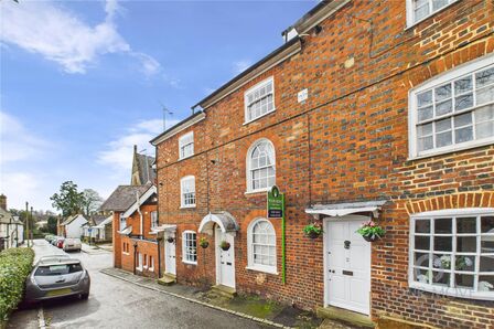 2 bedroom Mid Terrace House for sale