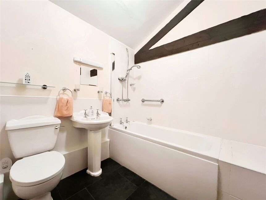 En-Suite Bathroom