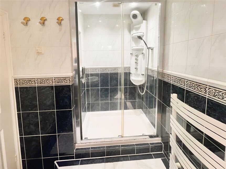 En-Suite Shower