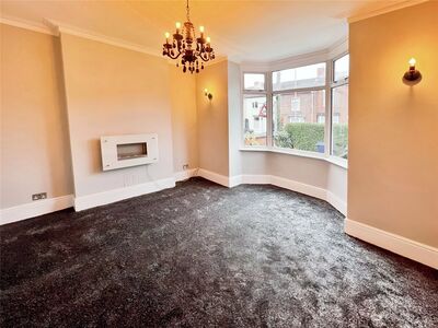 Bearwood Hill Road, 3 bedroom Detached House for sale, £230,000