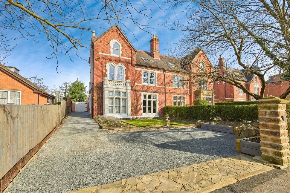 Main image of 7 bedroom Semi Detached House for sale, Alexandra Road, Burton-on-Trent, Staffordshire, DE15