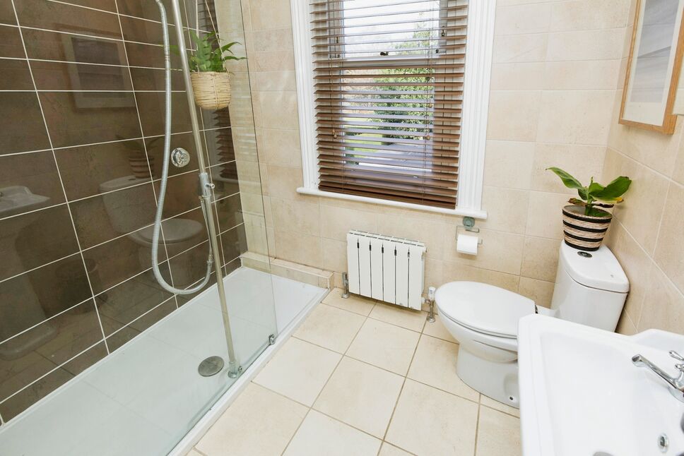 En-Suite Shower WC