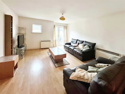 Bingley Court, 3 bedroom  Flat to rent, £1,400 pcm