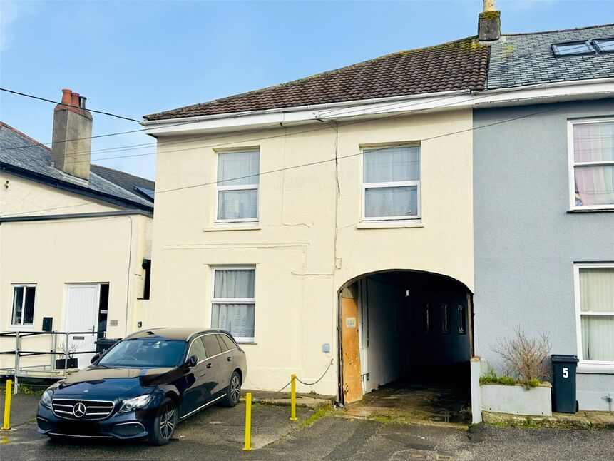 Main image of 2 bedroom  Flat to rent, Fore Street, Troon, Cornwall, TR14