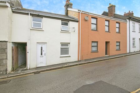 2 bedroom Mid Terrace Property for sale