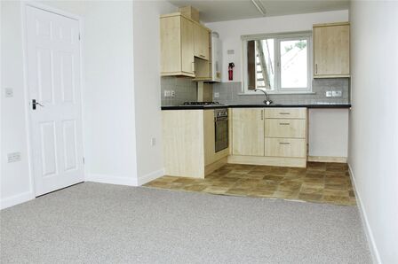 Foundry Road, 1 bedroom  Flat to rent, £750 pcm