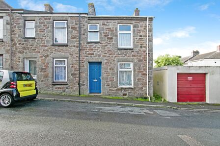 2 bedroom End Terrace House for sale