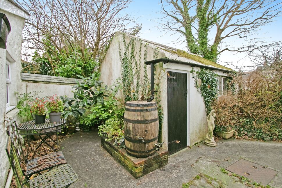 Rear Courtyard Garden