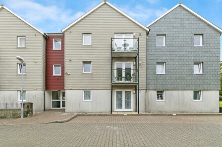 Whym Kibbal Court, 1 bedroom  Flat for sale, £83,750